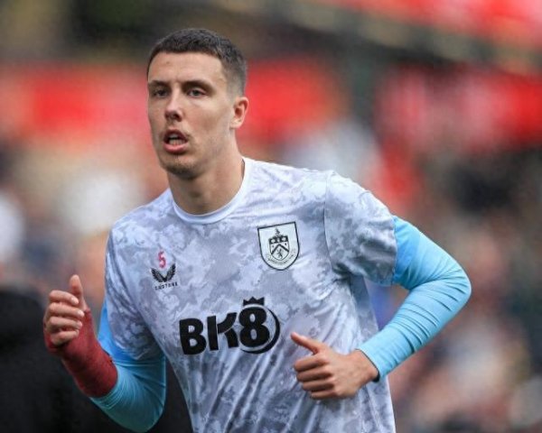 Sky: Burnley sẽ gia hạn hợp 